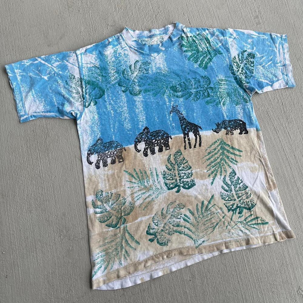 Vintage AOP Nature Giraffe, Elephant & Rhino Graphic Tee